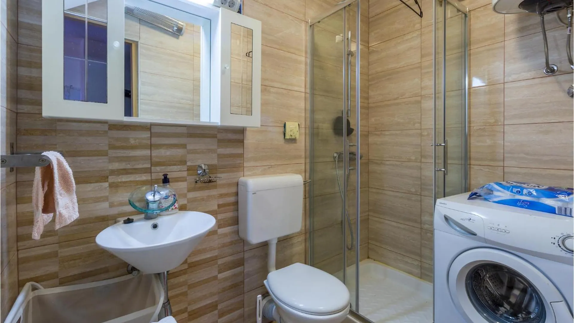 2 Bedroom Stunning Home In Bale